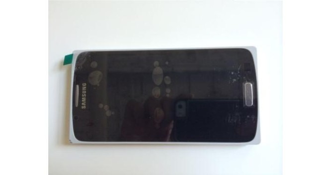 Tizen-смартфон Samsung SM-Z9005 засветился на «живых» фото