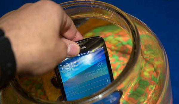 Samsung выпустит водонепроницаемый вариант смартфона Galaxy S5?